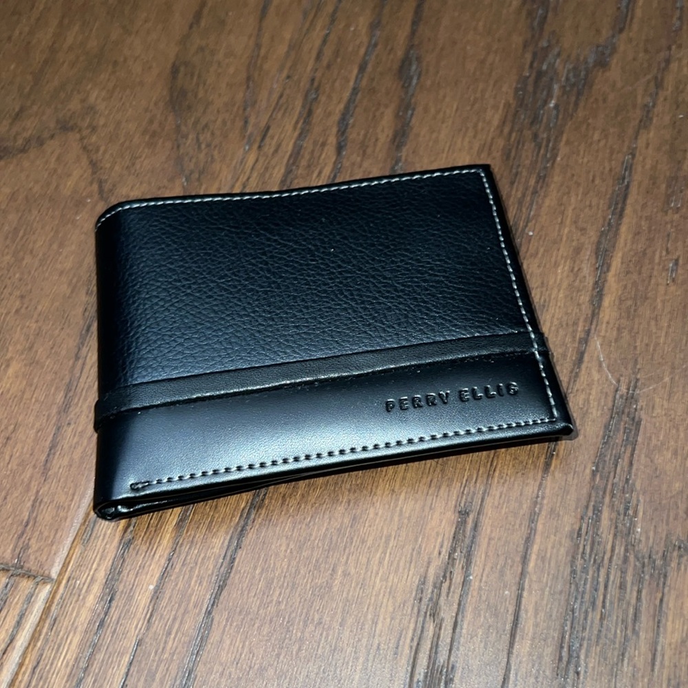 NWOT Black Perry Ellis Portfolio Men's Pebble Smooth Contrast Bifold Wallet